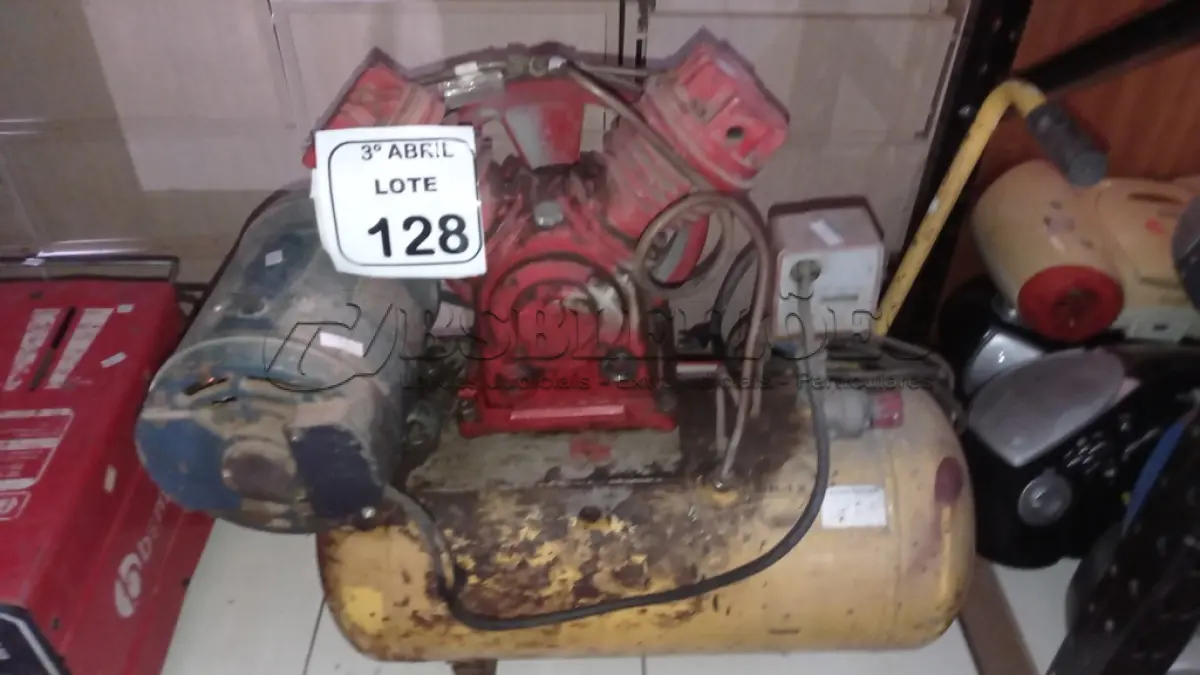 LOTE 128 - 01 COMPRESSOR DE AR 374 CV. (NO ESTADO) ATENÇÃO! FAZER A VISITAÇÃO ANTES DE ARREMATAR, NÃO SABEMOS SE FUNCIONA, LEILÃO NÃO TEM GARANTIA E NEM DEVOLUÇÃO, SUJEITO A POSSÍVEIS AVARIAS VISÍVEIS/OCULTAS E/OU AUSÊNCIA DE COMPONENTES.