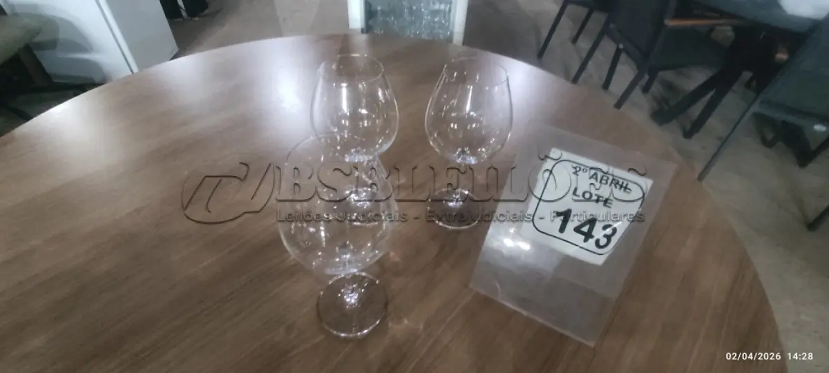 LOTE 143 - 03 TAÇAS DE CRISTAL PARA VINHO. (NO ESTADO) ATENÇÃO! FAZER A VISITAÇÃO ANTES DE ARREMATAR, NÃO SABEMOS SE FUNCIONA, LEILÃO NÃO TEM GARANTIA E NEM DEVOLUÇÃO, SUJEITO A POSSÍVEIS AVARIAS VISÍVEIS/OCULTAS E/OU AUSÊNCIA DE COMPONENTES.
