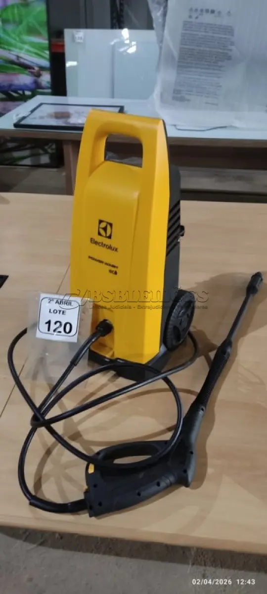 LOTE 120 - 01 LAVADORA DE ALTA PRESSÃO MARCA ELECTROLUX 220V. (NO ESTADO) ATENÇÃO! FAZER A VISITAÇÃO ANTES DE ARREMATAR, NÃO SABEMOS SE FUNCIONA, LEILÃO NÃO TEM GARANTIA E NEM DEVOLUÇÃO, SUJEITO A POSSÍVEIS AVARIAS VISÍVEIS/OCULTAS E/OU AUSÊNCIA DE COMPONENTES.