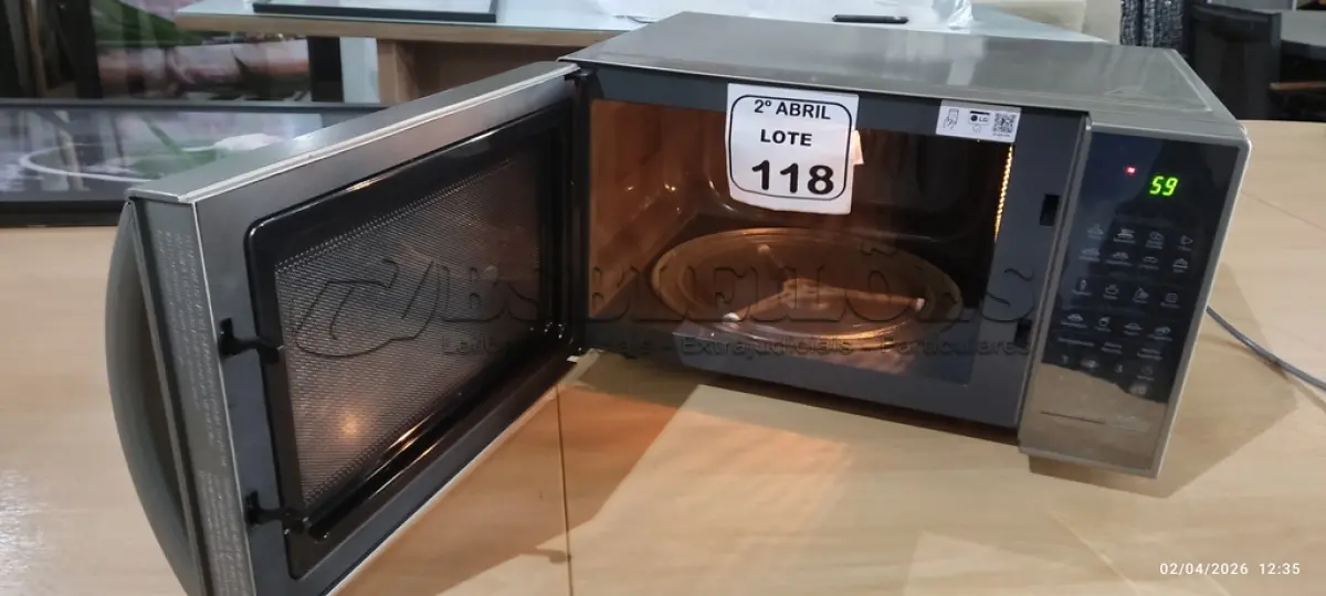 LOTE 118 - 01 MICRO-ONDAS LG 220VOLTS. (NO ESTADO) ATENÇÃO! FAZER A VISITAÇÃO ANTES DE ARREMATAR, NÃO SABEMOS SE FUNCIONA, LEILÃO NÃO TEM GARANTIA E NEM DEVOLUÇÃO, SUJEITO A POSSÍVEIS AVARIAS VISÍVEIS/OCULTAS E/OU AUSÊNCIA DE COMPONENTES.