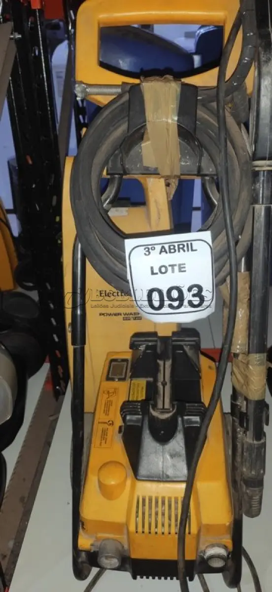 LOTE 093 - 02 LAVADORAS DE ALTA PRESSÃO SENDO 01 INCOMPLETA MARCA ELECTROLUX. (NO ESTADO) ATENÇÃO! FAZER A VISITAÇÃO ANTES DE ARREMATAR, NÃO SABEMOS SE FUNCIONA, LEILÃO NÃO TEM GARANTIA E NEM DEVOLUÇÃO, SUJEITO A POSSÍVEIS AVARIAS VISÍVEIS/OCULTAS E/OU AUSÊNCIA DE COMPONENTES.