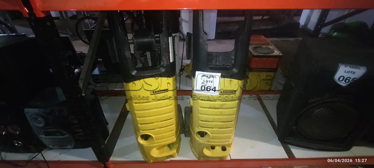 LOTE 064 - 02 LAVADORAS DE ALTA PRESSÃO INCOMPLETAS MARCA KARCHER. (NO ESTADO) ATENÇÃO! FAZER A VISITAÇÃO ANTES DE ARREMATAR, NÃO SABEMOS SE FUNCIONA, LEILÃO NÃO TEM GARANTIA E NEM DEVOLUÇÃO, SUJEITO A POSSÍVEIS AVARIAS VISÍVEIS/OCULTAS E/OU AUSÊNCIA DE COMPONENTES.