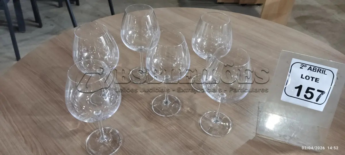 LOTE 157 - 06 TAÇAS DE CRISTAL PARA VINHOS. (NO ESTADO) ATENÇÃO! FAZER A VISITAÇÃO ANTES DE ARREMATAR, NÃO SABEMOS SE FUNCIONA, LEILÃO NÃO TEM GARANTIA E NEM DEVOLUÇÃO, SUJEITO A POSSÍVEIS AVARIAS VISÍVEIS/OCULTAS E/OU AUSÊNCIA DE COMPONENTES.