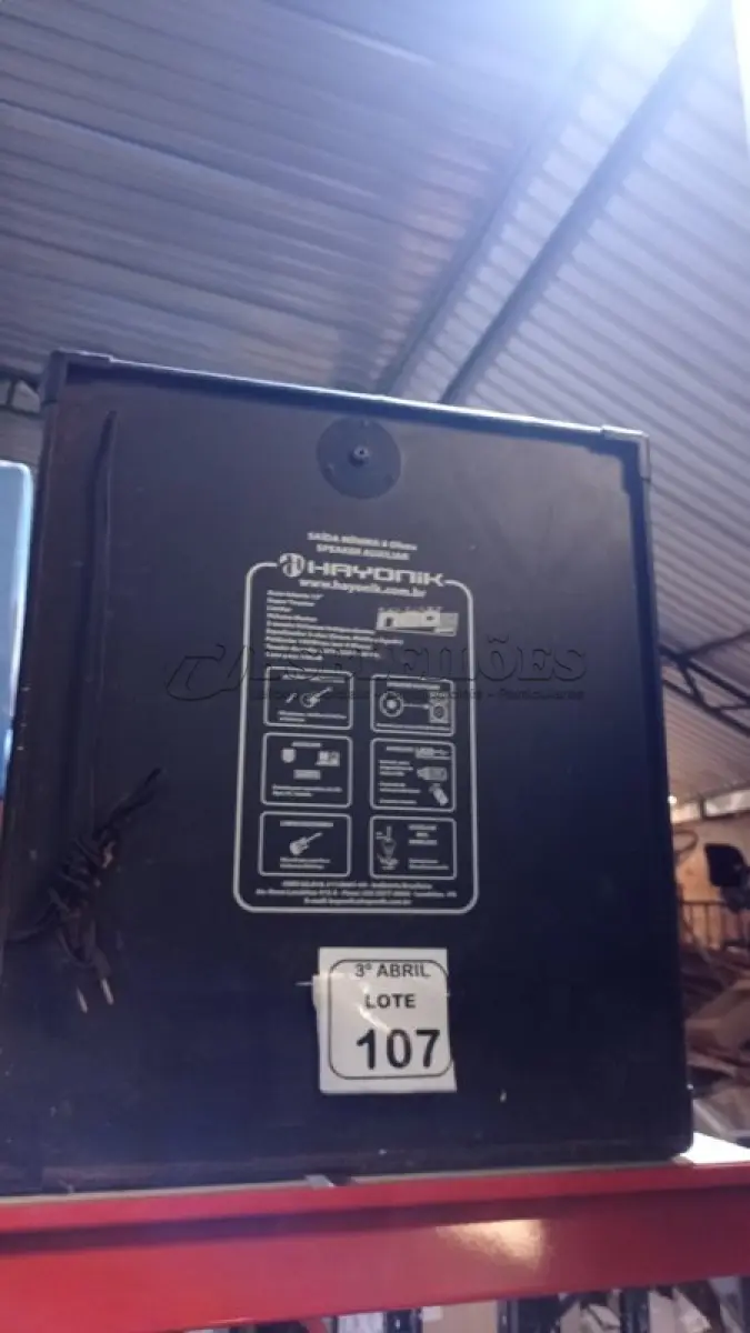 LOTE 107 - 01 CAIXA DE SOM AMPLIFICADORA MARCA RAIONIK. (NO ESTADO) ATENÇÃO! FAZER A VISITAÇÃO ANTES DE ARREMATAR, NÃO SABEMOS SE FUNCIONA, LEILÃO NÃO TEM GARANTIA E NEM DEVOLUÇÃO, SUJEITO A POSSÍVEIS AVARIAS VISÍVEIS/OCULTAS E/OU AUSÊNCIA DE COMPONENTES.