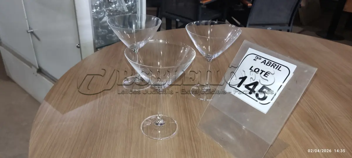 LOTE 145 - 03 TAÇAS DE CRISTAL PARA MARTINE BOHEMIA. (NO ESTADO) ATENÇÃO! FAZER A VISITAÇÃO ANTES DE ARREMATAR, NÃO SABEMOS SE FUNCIONA, LEILÃO NÃO TEM GARANTIA E NEM DEVOLUÇÃO, SUJEITO A POSSÍVEIS AVARIAS VISÍVEIS/OCULTAS E/OU AUSÊNCIA DE COMPONENTES.