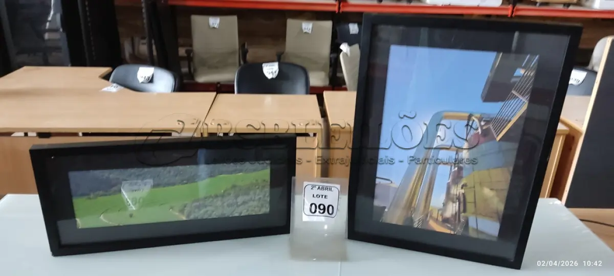 LOTE 090 - 02 QUADROS PEQUENOS DECORATIVOS. (NO ESTADO) ATENÇÃO! FAZER A VISITAÇÃO ANTES DE ARREMATAR, NÃO SABEMOS SE FUNCIONA, LEILÃO NÃO TEM GARANTIA E NEM DEVOLUÇÃO, SUJEITO A POSSÍVEIS AVARIAS VISÍVEIS/OCULTAS E/OU AUSÊNCIA DE COMPONENTES.