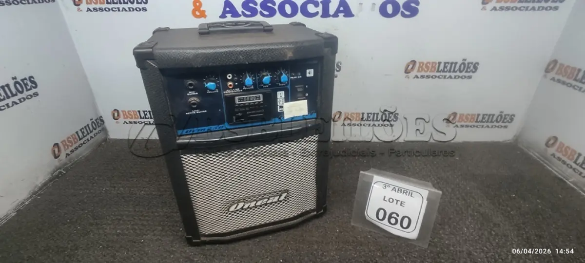 LOTE 060 - 01 MINI AMPLIFICADOR MODELO OCM250. (NO ESTADO) ATENÇÃO! FAZER A VISITAÇÃO ANTES DE ARREMATAR, NÃO SABEMOS SE FUNCIONA, LEILÃO NÃO TEM GARANTIA E NEM DEVOLUÇÃO, SUJEITO A POSSÍVEIS AVARIAS VISÍVEIS/OCULTAS E/OU AUSÊNCIA DE COMPONENTES.