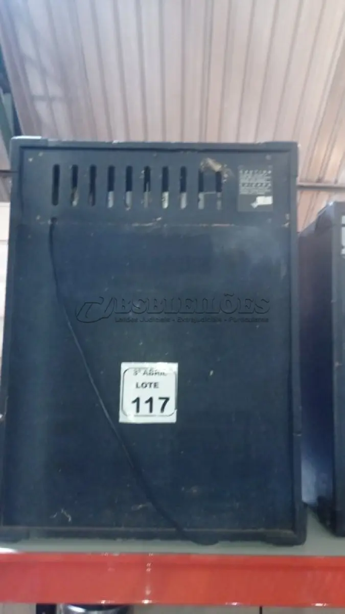 LOTE 117 - 01 CAIXA DE SOM AMPLIFICADORA MODELO PRC 360 CICLOTRON. (NO ESTADO) ATENÇÃO! FAZER A VISITAÇÃO ANTES DE ARREMATAR, NÃO SABEMOS SE FUNCIONA, LEILÃO NÃO TEM GARANTIA E NEM DEVOLUÇÃO, SUJEITO A POSSÍVEIS AVARIAS VISÍVEIS/OCULTAS E/OU AUSÊNCIA DE COMPONENTES.