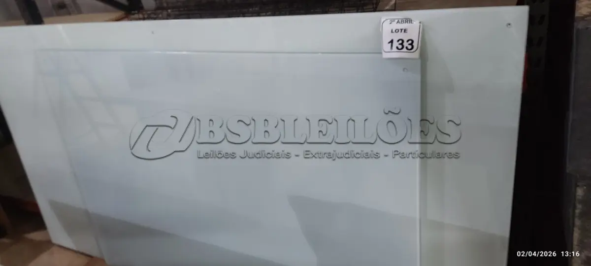 LOTE 133 - 04 VIDROS TAMANHOS DIVERSOS. (NO ESTADO) ATENÇÃO! FAZER A VISITAÇÃO ANTES DE ARREMATAR, NÃO SABEMOS SE FUNCIONA, LEILÃO NÃO TEM GARANTIA E NEM DEVOLUÇÃO, SUJEITO A POSSÍVEIS AVARIAS VISÍVEIS/OCULTAS E/OU AUSÊNCIA DE COMPONENTES.