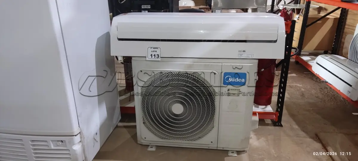 LOTE 113 - 01 AR CONDICIONADO MIDEA INVERTER 33.000 BTUS. (NO ESTADO) ATENÇÃO! FAZER A VISITAÇÃO ANTES DE ARREMATAR, NÃO SABEMOS SE FUNCIONA, LEILÃO NÃO TEM GARANTIA E NEM DEVOLUÇÃO, SUJEITO A POSSÍVEIS AVARIAS VISÍVEIS/OCULTAS E/OU AUSÊNCIA DE COMPONENTES.
