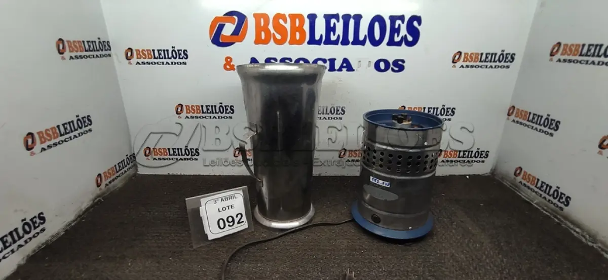 LOTE 092 - 01 LIQUIDIFICADOR INDUSTRIAL METVIS. (NO ESTADO) ATENÇÃO! FAZER A VISITAÇÃO ANTES DE ARREMATAR, NÃO SABEMOS SE FUNCIONA, LEILÃO NÃO TEM GARANTIA E NEM DEVOLUÇÃO, SUJEITO A POSSÍVEIS AVARIAS VISÍVEIS/OCULTAS E/OU AUSÊNCIA DE COMPONENTES.