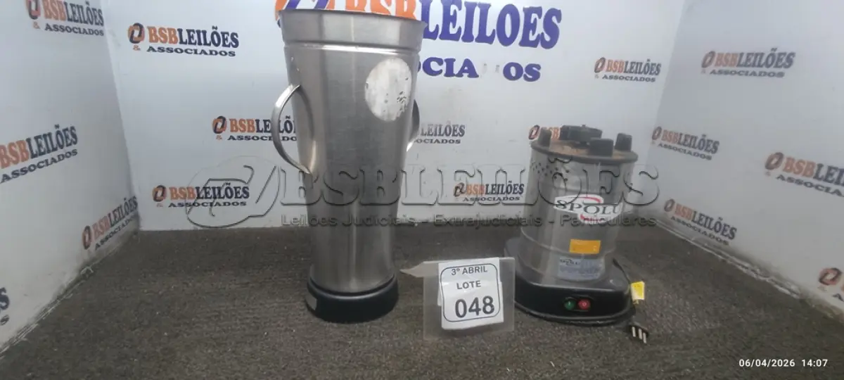 LOTE 048 - 01 LIQUIDIFICADOR INDUSTRIAL BIVOLT MARCA SPOLU. (NO ESTADO) ATENÇÃO! FAZER A VISITAÇÃO ANTES DE ARREMATAR, NÃO SABEMOS SE FUNCIONA, LEILÃO NÃO TEM GARANTIA E NEM DEVOLUÇÃO, SUJEITO A POSSÍVEIS AVARIAS VISÍVEIS/OCULTAS E/OU AUSÊNCIA DE COMPONENTES.