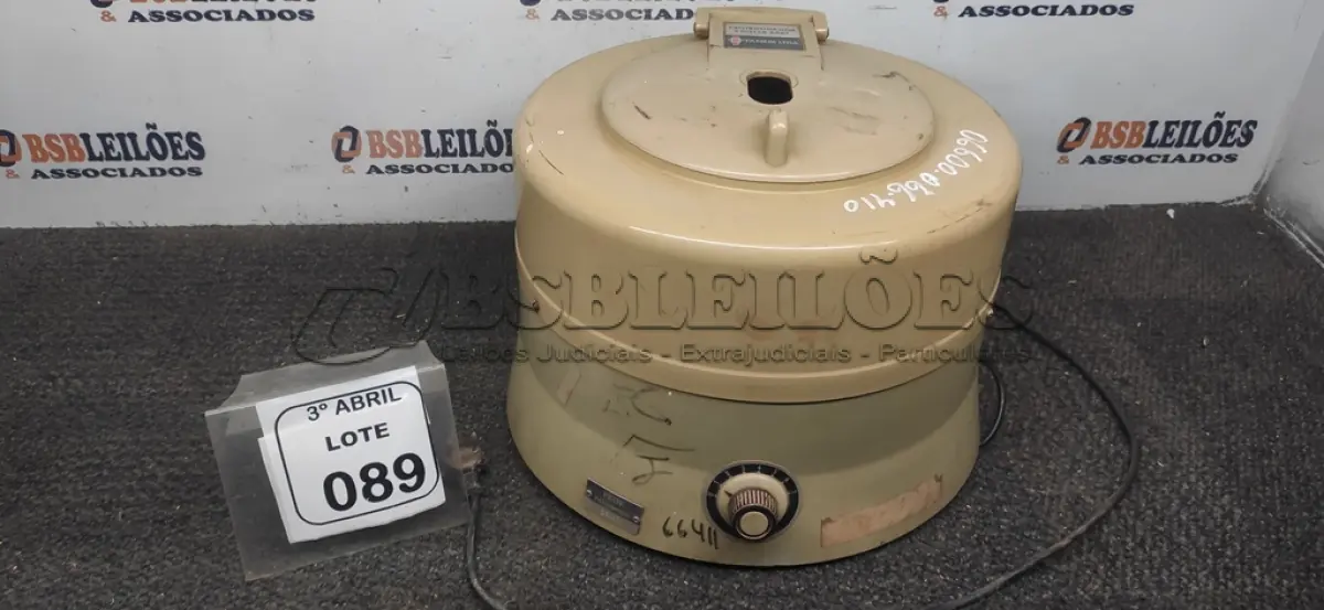 LOTE 089 - 01 CENTRIFUGADOR EXCELSA BABY MARCA FANEM. (NO ESTADO) ATENÇÃO! FAZER A VISITAÇÃO ANTES DE ARREMATAR, NÃO SABEMOS SE FUNCIONA, LEILÃO NÃO TEM GARANTIA E NEM DEVOLUÇÃO, SUJEITO A POSSÍVEIS AVARIAS VISÍVEIS/OCULTAS E/OU AUSÊNCIA DE COMPONENTES.