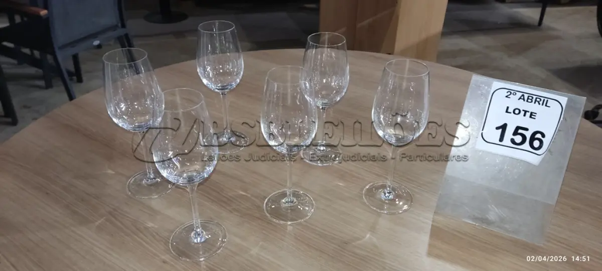 LOTE 156 - 06 TAÇAS DE CRISTAL PARA ÁGUA. (NO ESTADO) ATENÇÃO! FAZER A VISITAÇÃO ANTES DE ARREMATAR, NÃO SABEMOS SE FUNCIONA, LEILÃO NÃO TEM GARANTIA E NEM DEVOLUÇÃO, SUJEITO A POSSÍVEIS AVARIAS VISÍVEIS/OCULTAS E/OU AUSÊNCIA DE COMPONENTES.