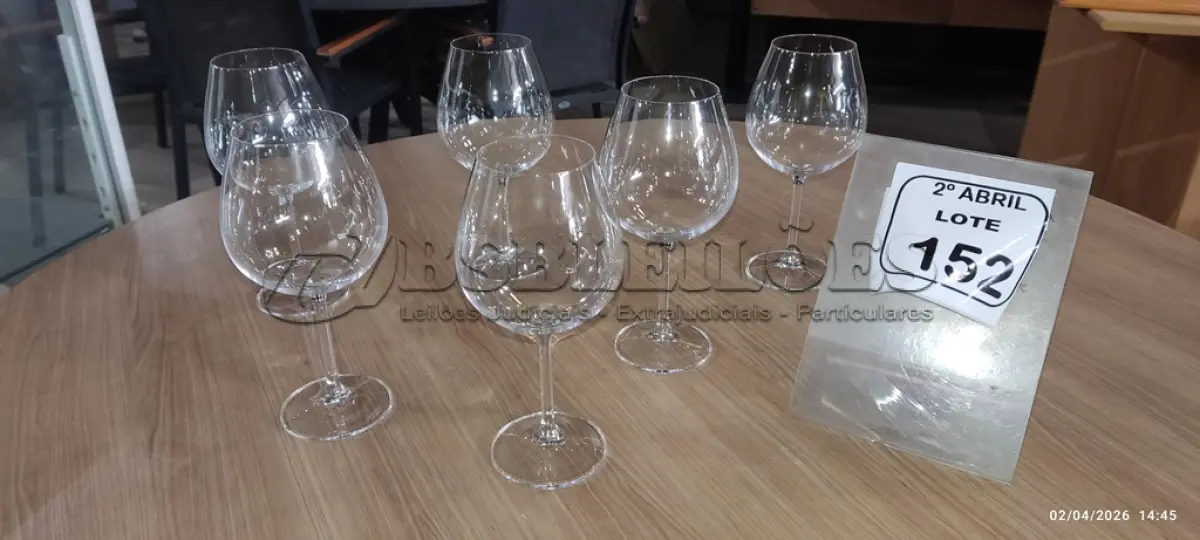 LOTE 152 - 06 TAÇAS DE CRISTAL PARA VINHOS. (NO ESTADO) ATENÇÃO! FAZER A VISITAÇÃO ANTES DE ARREMATAR, NÃO SABEMOS SE FUNCIONA, LEILÃO NÃO TEM GARANTIA E NEM DEVOLUÇÃO, SUJEITO A POSSÍVEIS AVARIAS VISÍVEIS/OCULTAS E/OU AUSÊNCIA DE COMPONENTES.