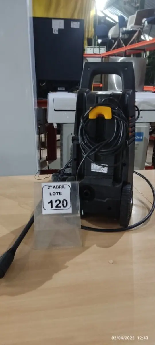 LOTE 120 - 01 LAVADORA DE ALTA PRESSÃO MARCA ELECTROLUX 220V. (NO ESTADO) ATENÇÃO! FAZER A VISITAÇÃO ANTES DE ARREMATAR, NÃO SABEMOS SE FUNCIONA, LEILÃO NÃO TEM GARANTIA E NEM DEVOLUÇÃO, SUJEITO A POSSÍVEIS AVARIAS VISÍVEIS/OCULTAS E/OU AUSÊNCIA DE COMPONENTES.