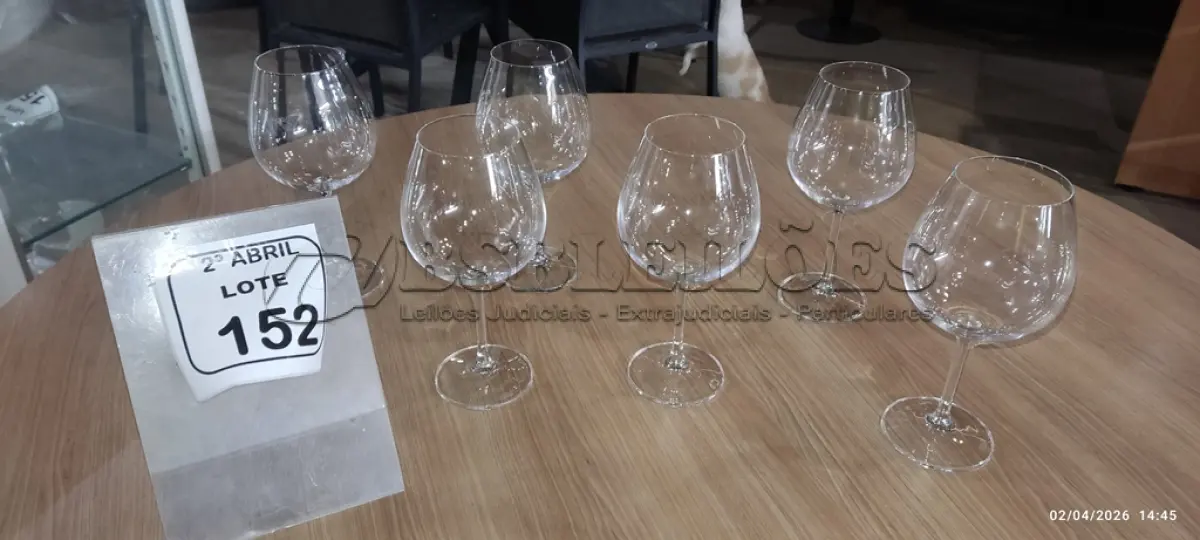 LOTE 152 - 06 TAÇAS DE CRISTAL PARA VINHOS. (NO ESTADO) ATENÇÃO! FAZER A VISITAÇÃO ANTES DE ARREMATAR, NÃO SABEMOS SE FUNCIONA, LEILÃO NÃO TEM GARANTIA E NEM DEVOLUÇÃO, SUJEITO A POSSÍVEIS AVARIAS VISÍVEIS/OCULTAS E/OU AUSÊNCIA DE COMPONENTES.