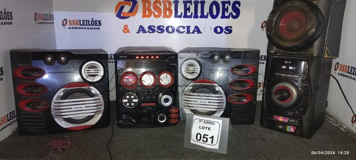 LOTE 051 - 02 MINIS SYSTEMS COM 03 CAIXA DE SOM MARCAS LG E PHILIPS. (NO ESTADO) ATENÇÃO! FAZER A VISITAÇÃO ANTES DE ARREMATAR, NÃO SABEMOS SE FUNCIONA, LEILÃO NÃO TEM GARANTIA E NEM DEVOLUÇÃO, SUJEITO A POSSÍVEIS AVARIAS VISÍVEIS/OCULTAS E/OU AUSÊNCIA DE COMPONENTES.