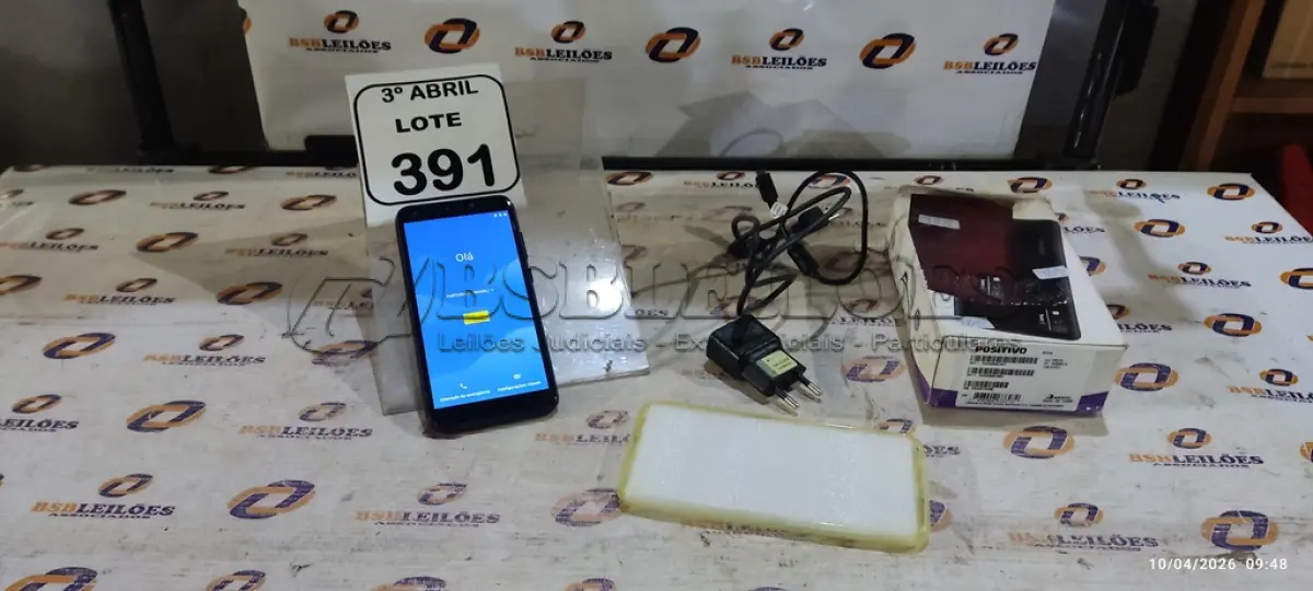 LOTE 391 - 01 SMARTPHONE COM CARREGADOR MODELO TWIST MARCA POSITIVO. (NO ESTADO) ATENÇÃO! FAZER A VISITAÇÃO ANTES DE ARREMATAR, NÃO SABEMOS SE FUNCIONA, LEILÃO NÃO TEM GARANTIA E NEM DEVOLUÇÃO, SUJEITO A POSSÍVEIS AVARIAS VISÍVEIS/OCULTAS E/OU AUSÊNCIA DE COMPONENTES.