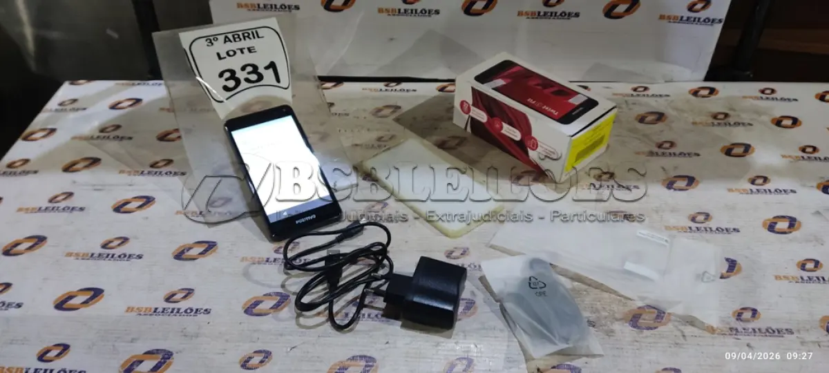 LOTE 331 - 01 SMARTPHONE COM CARREGADOR MODELO TWIST MARCA POSITIVO. (NO ESTADO) ATENÇÃO! FAZER A VISITAÇÃO ANTES DE ARREMATAR, NÃO SABEMOS SE FUNCIONA, LEILÃO NÃO TEM GARANTIA E NEM DEVOLUÇÃO, SUJEITO A POSSÍVEIS AVARIAS VISÍVEIS/OCULTAS E/OU AUSÊNCIA DE COMPONENTES.