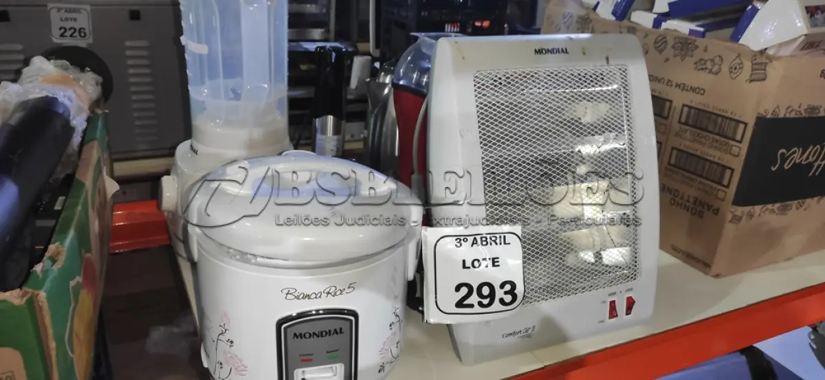 LOTE 293 - 01 AQUECEDOR DE AR MARCA MONDIAL, 01 PANELA ELÉTRICA MARCA MONDIAL, 01 LIQUIDIFICADOR MARCA MONDIAL, 03 FACAS ELÉTRICAS MARCA MONDIAL, 01 CAFETEIRA MARCA MONDIAL E 01 CHALEIRA ELÉTRICA MARCA MONDIAL. (NO ESTADO) ATENÇÃO! FAZER A VISITAÇÃO ANTES DE ARREMATAR, NÃO SABEMOS SE FUNCIONA, LEILÃO NÃO TEM GARANTIA E NEM DEVOLUÇÃO, SUJEITO A POSSÍVEIS AVARIAS VISÍVEIS/OCULTAS E/OU AUSÊNCIA DE COMPONENTES.