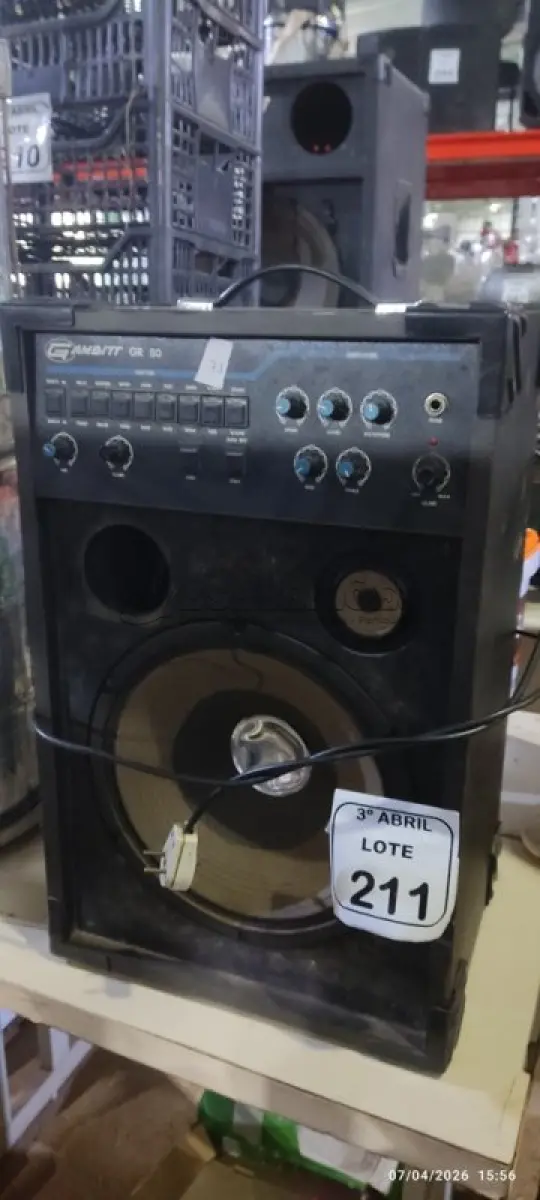 LOTE 211 - 01 CAIXA DE SOM AMPLIFICADORA MODELO GR 50 MARCA GAMBITT. (NO ESTADO) ATENÇÃO! FAZER A VISITAÇÃO ANTES DE ARREMATAR, NÃO SABEMOS SE FUNCIONA, LEILÃO NÃO TEM GARANTIA E NEM DEVOLUÇÃO, SUJEITO A POSSÍVEIS AVARIAS VISÍVEIS/OCULTAS E/OU AUSÊNCIA DE COMPONENTES.