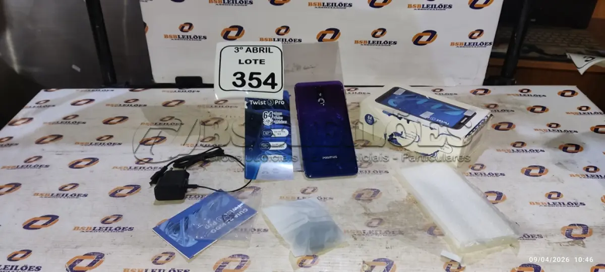 LOTE 354 - 01 SMARTPHONE COM CARREGADOR MODELO TWIST MARCA POSITIVO. (NO ESTADO) ATENÇÃO! FAZER A VISITAÇÃO ANTES DE ARREMATAR, NÃO SABEMOS SE FUNCIONA, LEILÃO NÃO TEM GARANTIA E NEM DEVOLUÇÃO, SUJEITO A POSSÍVEIS AVARIAS VISÍVEIS/OCULTAS E/OU AUSÊNCIA DE COMPONENTES.