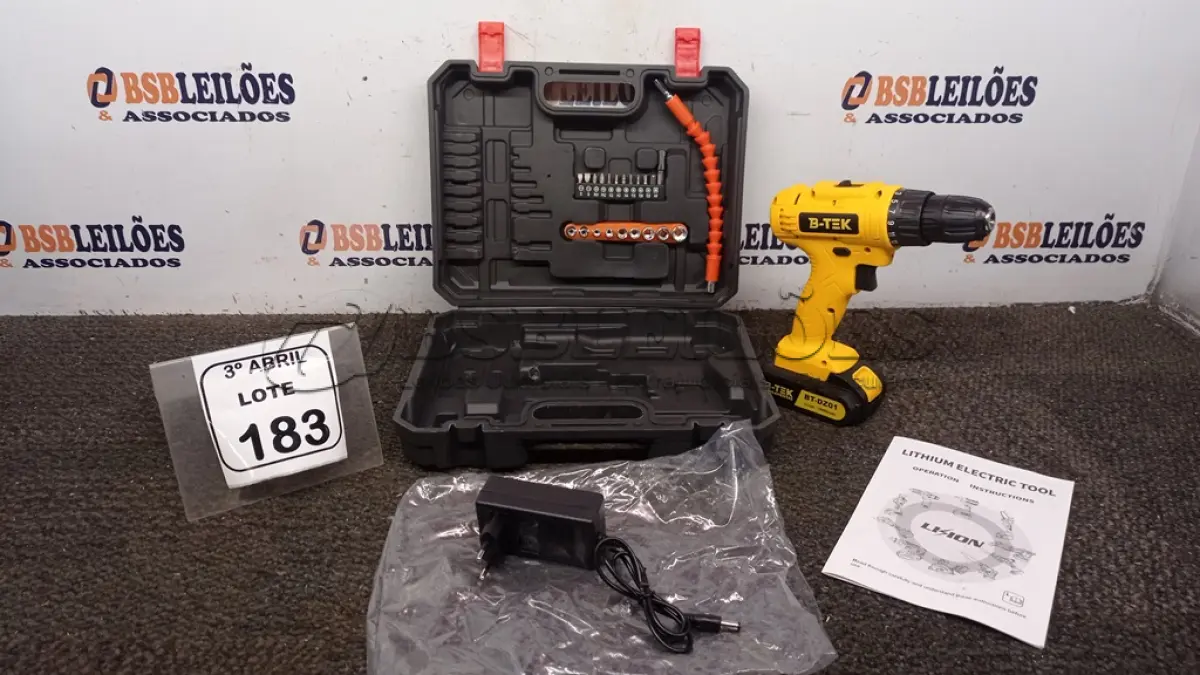 LOTE 183 - 01 PARAFUSADEIRA 36V A BATERIA COM MALETA E ACESSÓRIOS PRODUTO NOVO. (NO ESTADO) ATENÇÃO! FAZER A VISITAÇÃO ANTES DE ARREMATAR, NÃO SABEMOS SE FUNCIONA, LEILÃO NÃO TEM GARANTIA E NEM DEVOLUÇÃO, SUJEITO A POSSÍVEIS AVARIAS VISÍVEIS/OCULTAS E/OU AUSÊNCIA DE COMPONENTES.