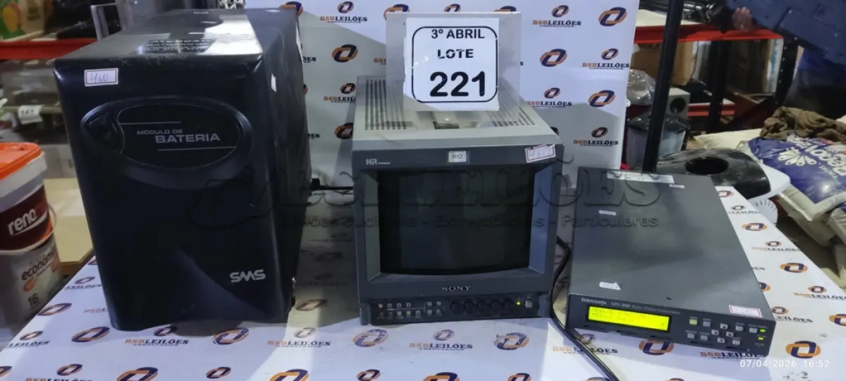 LOTE 221 - 01 CARCAÇA DE NOBREAK MARCA SMS, 01 MONITOR DE TV MARCA SONY E 01 GERADOR DE SINAL DE SINCRONISMO MARCA TEKTRONIX MODELO SPG 300. (NO ESTADO) ATENÇÃO! FAZER A VISITAÇÃO ANTES DE ARREMATAR, NÃO SABEMOS SE FUNCIONA, LEILÃO NÃO TEM GARANTIA E NEM DEVOLUÇÃO, SUJEITO A POSSÍVEIS AVARIAS VISÍVEIS/OCULTAS E/OU AUSÊNCIA DE COMPONENTES.
