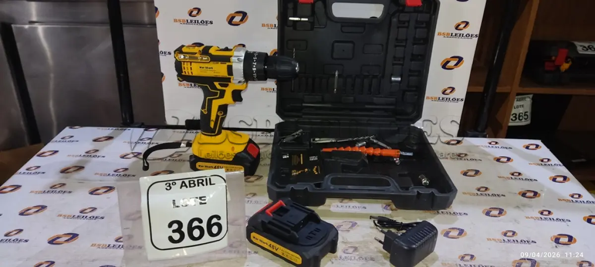 LOTE 366 - 01 FURADEIRA COM 02 BATERIAS DE 48V COM BITS, BROCAS, CARREGADOR E MALETA WAR SHARK. (NO ESTADO) ATENÇÃO! FAZER A VISITAÇÃO ANTES DE ARREMATAR, NÃO SABEMOS SE FUNCIONA, LEILÃO NÃO TEM GARANTIA E NEM DEVOLUÇÃO, SUJEITO A POSSÍVEIS AVARIAS VISÍVEIS/OCULTAS E/OU AUSÊNCIA DE COMPONENTES.