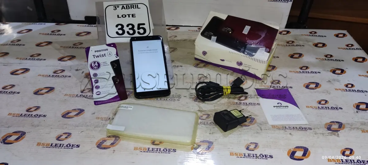 LOTE 335 - 01 SMARTPHONE COM CARREGADOR MODELO TWIST MARCA POSITIVO. (NO ESTADO) ATENÇÃO! FAZER A VISITAÇÃO ANTES DE ARREMATAR, NÃO SABEMOS SE FUNCIONA, LEILÃO NÃO TEM GARANTIA E NEM DEVOLUÇÃO, SUJEITO A POSSÍVEIS AVARIAS VISÍVEIS/OCULTAS E/OU AUSÊNCIA DE COMPONENTES.