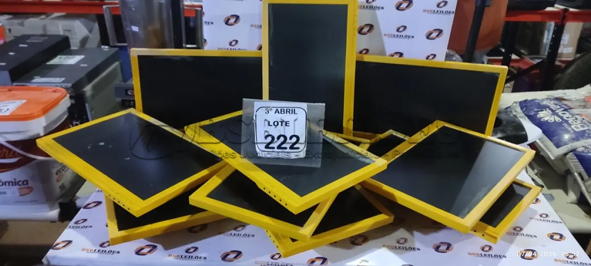LOTE 222 - 10 MONITORES DE LCD PARA RETIRADA DE PEÇAS. (NO ESTADO) ATENÇÃO! FAZER A VISITAÇÃO ANTES DE ARREMATAR, NÃO SABEMOS SE FUNCIONA, LEILÃO NÃO TEM GARANTIA E NEM DEVOLUÇÃO, SUJEITO A POSSÍVEIS AVARIAS VISÍVEIS/OCULTAS E/OU AUSÊNCIA DE COMPONENTES.