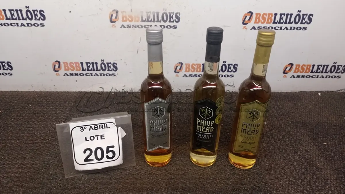 LOTE 205 - 03 GARRAFAS DE HIDROMEL 500 ML SABORES DIVERSOS MARCA PHILP MEAD. (NO ESTADO) ATENÇÃO! FAZER A VISITAÇÃO ANTES DE ARREMATAR, NÃO SABEMOS SE FUNCIONA, LEILÃO NÃO TEM GARANTIA E NEM DEVOLUÇÃO, SUJEITO A POSSÍVEIS AVARIAS VISÍVEIS/OCULTAS E/OU AUSÊNCIA DE COMPONENTES.