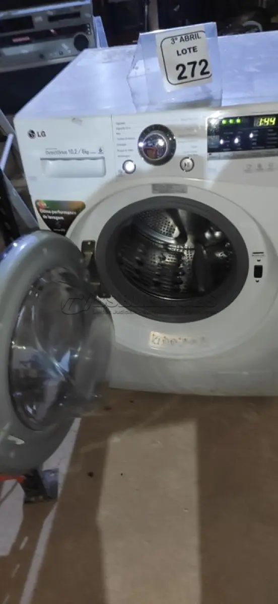 LOTE 272 - 01 MÁQUINA LAVA E SECA 10KG MODELO  DIGITAL INVERTER DIRECT DRIVE 220V MARCA LG. (NO ESTADO) ATENÇÃO! FAZER A VISITAÇÃO ANTES DE ARREMATAR, NÃO SABEMOS SE FUNCIONA, LEILÃO NÃO TEM GARANTIA E NEM DEVOLUÇÃO, SUJEITO A POSSÍVEIS AVARIAS VISÍVEIS/OCULTAS E/OU AUSÊNCIA DE COMPONENTES.