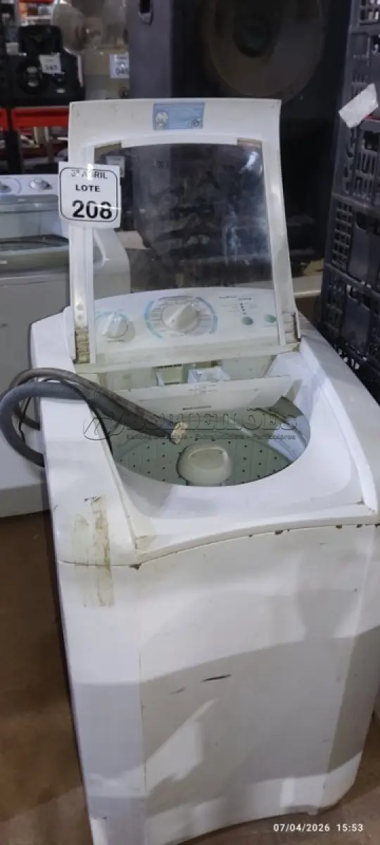 LOTE 208 - 01 MÁQUINA DE LAVAR ROUPAS DE 9 KG 220V MARCA ELECTROLUX. (NO ESTADO) ATENÇÃO! FAZER A VISITAÇÃO ANTES DE ARREMATAR, NÃO SABEMOS SE FUNCIONA, LEILÃO NÃO TEM GARANTIA E NEM DEVOLUÇÃO, SUJEITO A POSSÍVEIS AVARIAS VISÍVEIS/OCULTAS E/OU AUSÊNCIA DE COMPONENTES.