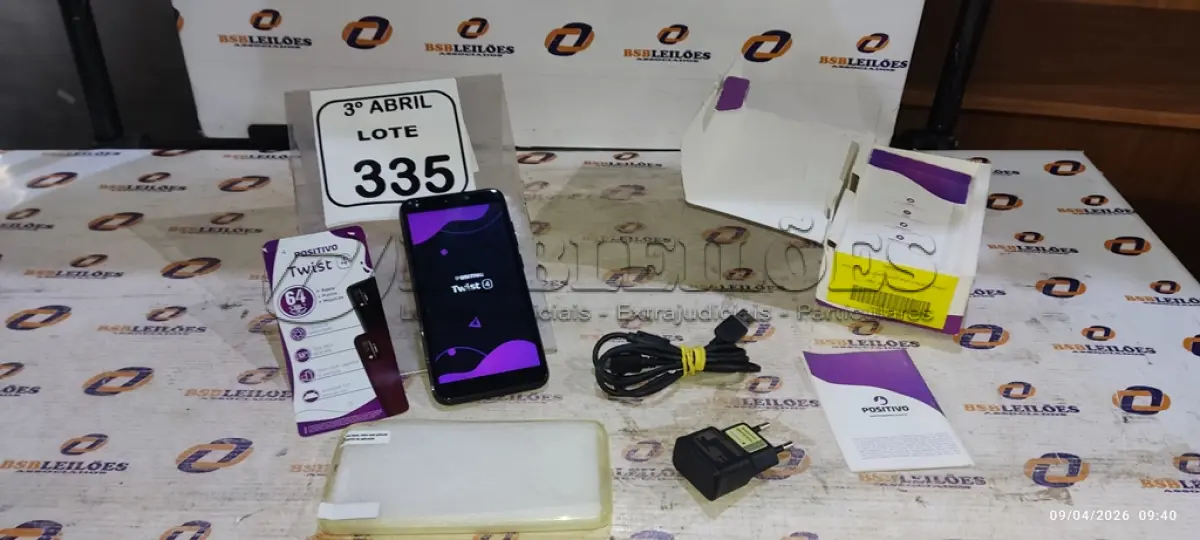 LOTE 335 - 01 SMARTPHONE COM CARREGADOR MODELO TWIST MARCA POSITIVO. (NO ESTADO) ATENÇÃO! FAZER A VISITAÇÃO ANTES DE ARREMATAR, NÃO SABEMOS SE FUNCIONA, LEILÃO NÃO TEM GARANTIA E NEM DEVOLUÇÃO, SUJEITO A POSSÍVEIS AVARIAS VISÍVEIS/OCULTAS E/OU AUSÊNCIA DE COMPONENTES.
