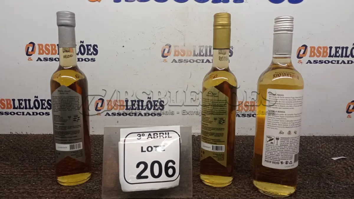 LOTE 206 - 03 GARRAFAS DE HIDROMEL 500 ML SABORES DIVERSOS MARCA PHILP MEAD. (NO ESTADO) ATENÇÃO! FAZER A VISITAÇÃO ANTES DE ARREMATAR, NÃO SABEMOS SE FUNCIONA, LEILÃO NÃO TEM GARANTIA E NEM DEVOLUÇÃO, SUJEITO A POSSÍVEIS AVARIAS VISÍVEIS/OCULTAS E/OU AUSÊNCIA DE COMPONENTES.