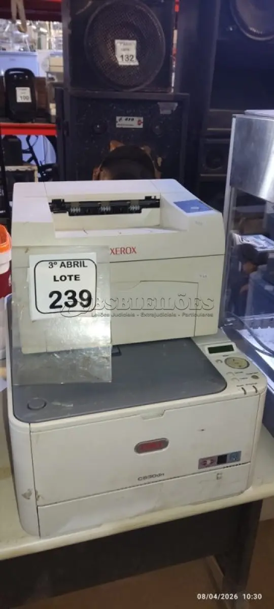 LOTE 239 - 02 IMPRESSORAS MARCA XEROX E OKY. (NO ESTADO) ATENÇÃO! FAZER A VISITAÇÃO ANTES DE ARREMATAR, NÃO SABEMOS SE FUNCIONA, LEILÃO NÃO TEM GARANTIA E NEM DEVOLUÇÃO, SUJEITO A POSSÍVEIS AVARIAS VISÍVEIS/OCULTAS E/OU AUSÊNCIA DE COMPONENTES.
