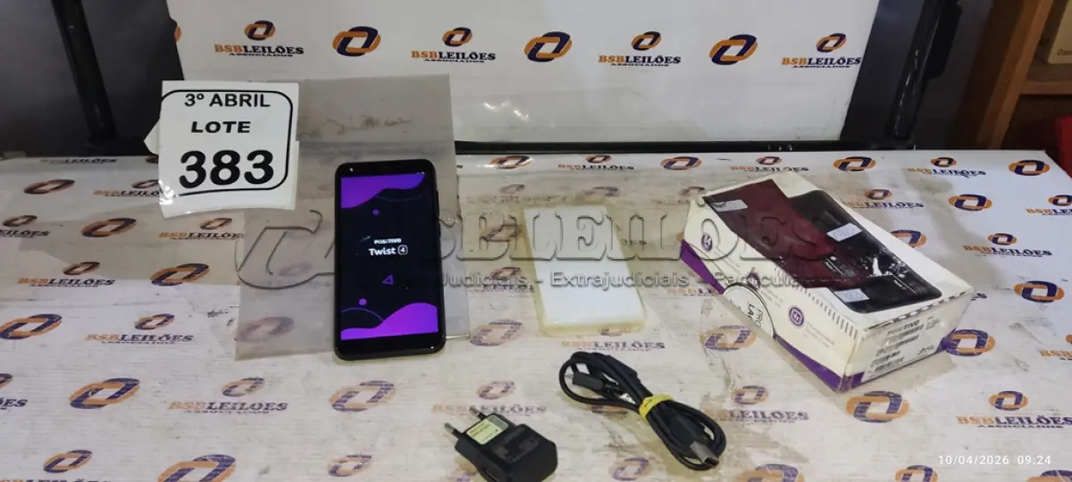 LOTE 383 - 01 SMARTPHONE COM CARREGADOR MODELO TWIST MARCA POSITIVO. (NO ESTADO) ATENÇÃO! FAZER A VISITAÇÃO ANTES DE ARREMATAR, NÃO SABEMOS SE FUNCIONA, LEILÃO NÃO TEM GARANTIA E NEM DEVOLUÇÃO, SUJEITO A POSSÍVEIS AVARIAS VISÍVEIS/OCULTAS E/OU AUSÊNCIA DE COMPONENTES.