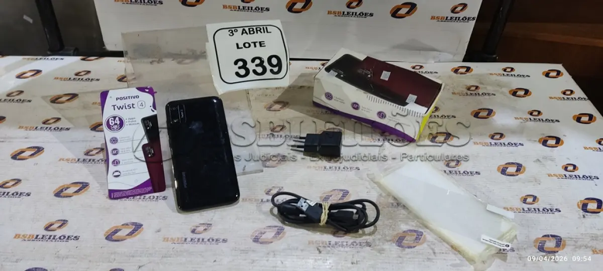 LOTE 339 - 01 SMARTPHONE COM CARREGADOR MODELO TWIST MARCA POSITIVO. (NO ESTADO) ATENÇÃO! FAZER A VISITAÇÃO ANTES DE ARREMATAR, NÃO SABEMOS SE FUNCIONA, LEILÃO NÃO TEM GARANTIA E NEM DEVOLUÇÃO, SUJEITO A POSSÍVEIS AVARIAS VISÍVEIS/OCULTAS E/OU AUSÊNCIA DE COMPONENTES.