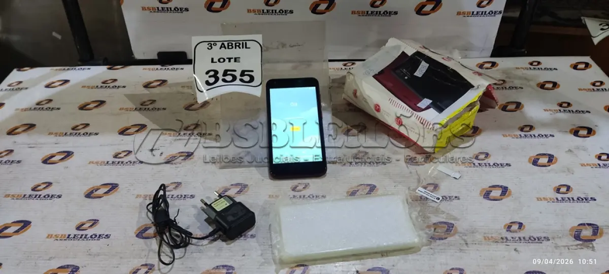 LOTE 355 - 01 SMARTPHONE COM CARREGADOR MODELO TWIST MARCA POSITIVO. (NO ESTADO) ATENÇÃO! FAZER A VISITAÇÃO ANTES DE ARREMATAR, NÃO SABEMOS SE FUNCIONA, LEILÃO NÃO TEM GARANTIA E NEM DEVOLUÇÃO, SUJEITO A POSSÍVEIS AVARIAS VISÍVEIS/OCULTAS E/OU AUSÊNCIA DE COMPONENTES.