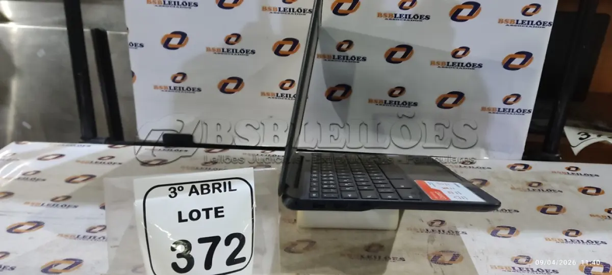 LOTE 372 - 01 CHROMEBOOK 16GB E.MMC MEMORIA 2GB LINHA CONNECT MARCA SAMSUNG SEM FONTE. (NO ESTADO) ATENÇÃO! FAZER A VISITAÇÃO ANTES DE ARREMATAR, NÃO SABEMOS SE FUNCIONA, LEILÃO NÃO TEM GARANTIA E NEM DEVOLUÇÃO, SUJEITO A POSSÍVEIS AVARIAS VISÍVEIS/OCULTAS E/OU AUSÊNCIA DE COMPONENTES.