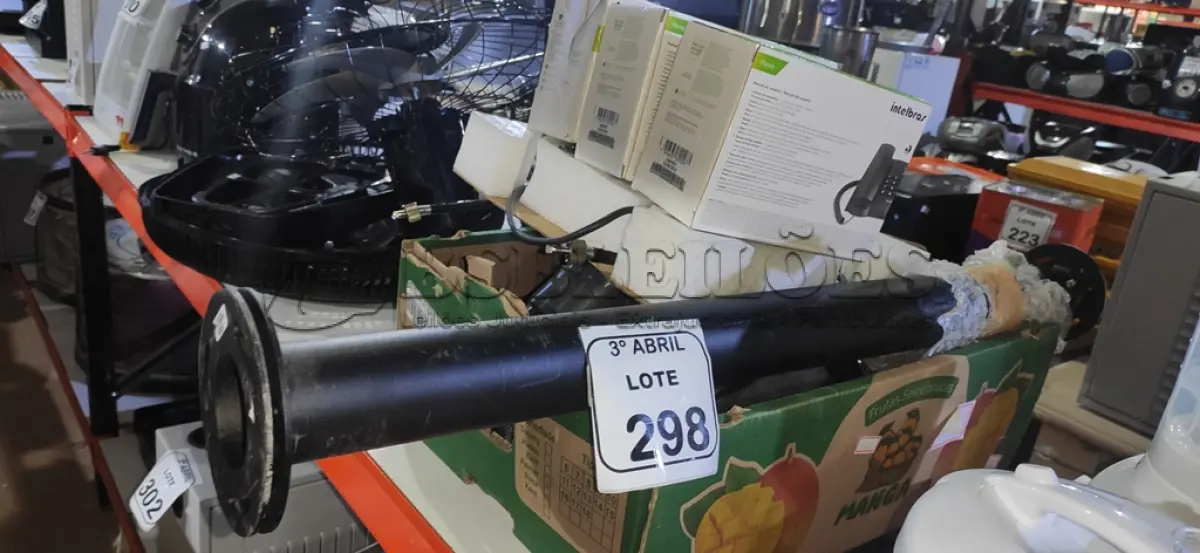 LOTE 298 - 01 LOTE COM GRANDE QUANTIDADE DE ACESSÓRIO PARA CÂMERA E FILMADORAS DIVERSOS, 01 CÂMERA DE SEGURANÇA MODELO SCB-1000 MARCA SAMSUNG, 03 APARELHOS TELEFÔNICOS RESIDENCIAIS MARCA INTELBRAS E 01 SUPORTE DE FERRO. (NO ESTADO) ATENÇÃO! FAZER A VISITAÇÃO ANTES DE ARREMATAR, NÃO SABEMOS SE FUNCIONA, LEILÃO NÃO TEM GARANTIA E NEM DEVOLUÇÃO, SUJEITO A POSSÍVEIS AVARIAS VISÍVEIS/OCULTAS E/OU AUSÊNCIA DE COMPONENTES.