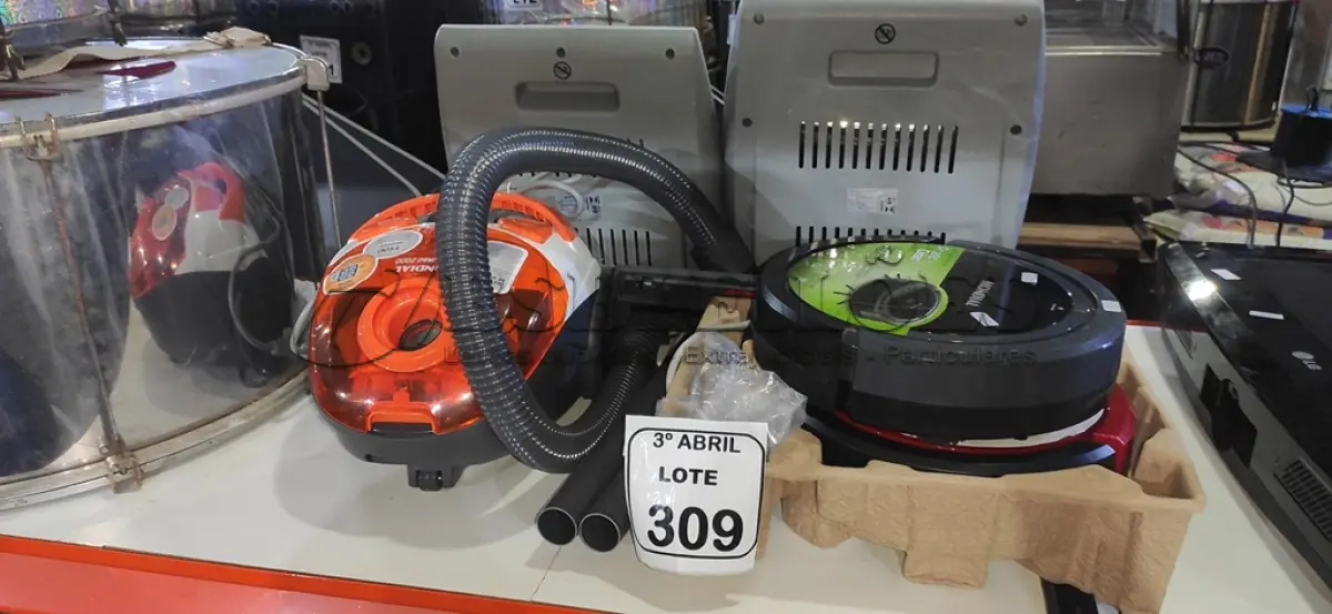 LOTE 309 - 02 ASPIRADORES ROBÔS MARCA MONDIAL, 01 ASPIRADOR DE PÓ MARCA MONDIAL E 02 AQUECEDORES. (NO ESTADO) ATENÇÃO! FAZER A VISITAÇÃO ANTES DE ARREMATAR, NÃO SABEMOS SE FUNCIONA, LEILÃO NÃO TEM GARANTIA E NEM DEVOLUÇÃO, SUJEITO A POSSÍVEIS AVARIAS VISÍVEIS/OCULTAS E/OU AUSÊNCIA DE COMPONENTES.