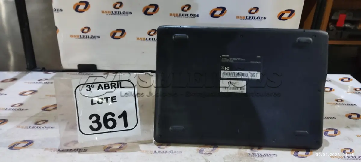 LOTE 361 - 01 CHROMEBOOK 16GB E.MMC MEMORIA 2GB LINHA CONNECT MARCA SAMSUNG SEM FONTE. (NO ESTADO) ATENÇÃO! FAZER A VISITAÇÃO ANTES DE ARREMATAR, NÃO SABEMOS SE FUNCIONA, LEILÃO NÃO TEM GARANTIA E NEM DEVOLUÇÃO, SUJEITO A POSSÍVEIS AVARIAS VISÍVEIS/OCULTAS E/OU AUSÊNCIA DE COMPONENTES.