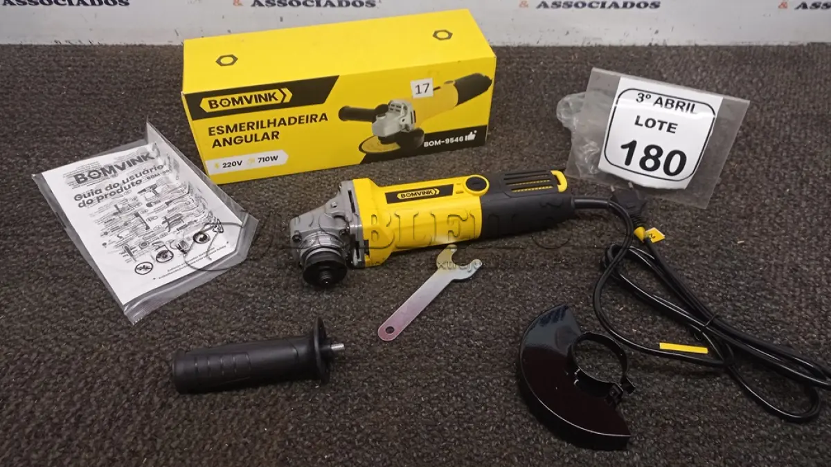 LOTE 180 - 01 ESMERILHADEIRA ANGULAR 220V  ( PRODUTO NOVO). (NO ESTADO) ATENÇÃO! FAZER A VISITAÇÃO ANTES DE ARREMATAR, NÃO SABEMOS SE FUNCIONA, LEILÃO NÃO TEM GARANTIA E NEM DEVOLUÇÃO, SUJEITO A POSSÍVEIS AVARIAS VISÍVEIS/OCULTAS E/OU AUSÊNCIA DE COMPONENTES.