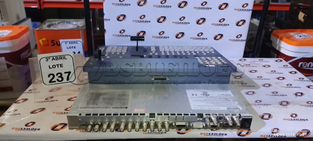 LOTE 237 - 01 CONTROLADORA DE EFEITOS DE VÍDEO DIGITAL MODELO DFS-700A MARCA SONY E 01 PAINEL DE CONTROLE REMOTO PARA RACK MODELO X75 MARCA LEITCH. (NO ESTADO) ATENÇÃO! FAZER A VISITAÇÃO ANTES DE ARREMATAR, NÃO SABEMOS SE FUNCIONA, LEILÃO NÃO TEM GARANTIA E NEM DEVOLUÇÃO, SUJEITO A POSSÍVEIS AVARIAS VISÍVEIS/OCULTAS E/OU AUSÊNCIA DE COMPONENTES.