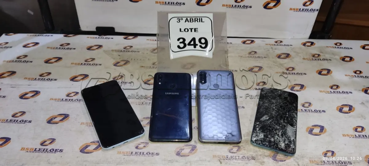 LOTE 349 - 04 CELULARES PARA RETIRADA DE PEÇAS DE MARCAS E MODELOS DIVERSOS. (NO ESTADO) ATENÇÃO! FAZER A VISITAÇÃO ANTES DE ARREMATAR, NÃO SABEMOS SE FUNCIONA, LEILÃO NÃO TEM GARANTIA E NEM DEVOLUÇÃO, SUJEITO A POSSÍVEIS AVARIAS VISÍVEIS/OCULTAS E/OU AUSÊNCIA DE COMPONENTES.