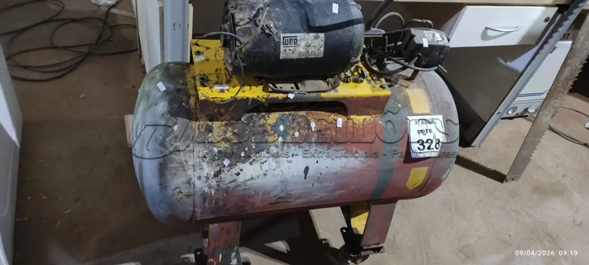 LOTE 328 - 01 COMPRESSOR DE AR ELÉTRICO MOTOR WEG. (NO ESTADO) ATENÇÃO! FAZER A VISITAÇÃO ANTES DE ARREMATAR, NÃO SABEMOS SE FUNCIONA, LEILÃO NÃO TEM GARANTIA E NEM DEVOLUÇÃO, SUJEITO A POSSÍVEIS AVARIAS VISÍVEIS/OCULTAS E/OU AUSÊNCIA DE COMPONENTES.
