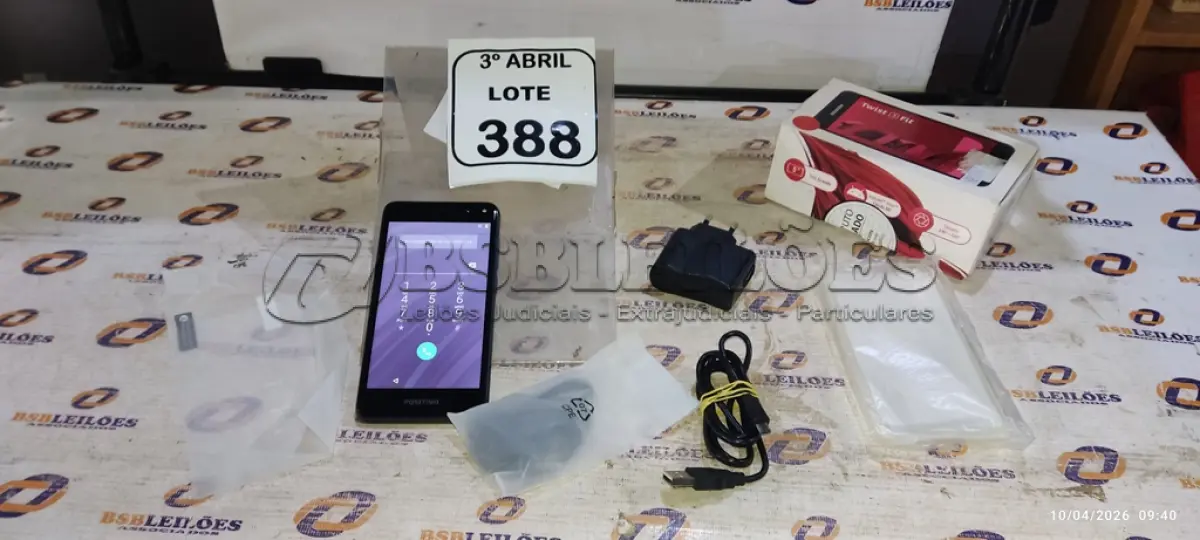 LOTE 388 - 01 SMARTPHONE COM CARREGADOR MODELO TWIST MARCA POSITIVO. (NO ESTADO) ATENÇÃO! FAZER A VISITAÇÃO ANTES DE ARREMATAR, NÃO SABEMOS SE FUNCIONA, LEILÃO NÃO TEM GARANTIA E NEM DEVOLUÇÃO, SUJEITO A POSSÍVEIS AVARIAS VISÍVEIS/OCULTAS E/OU AUSÊNCIA DE COMPONENTES.